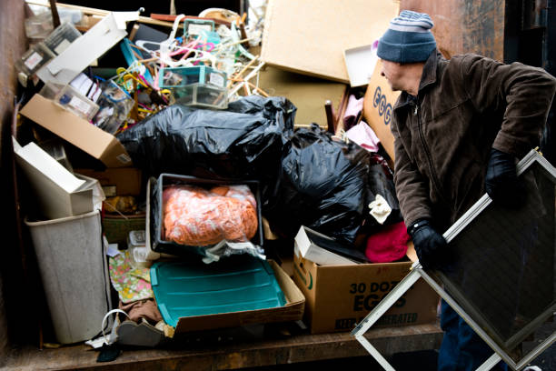 Best Construction Debris Removal  in Waterloo, IA